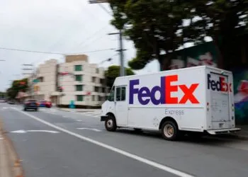 FedEx holds $800M tariff refunds; UPS seeks $5B total