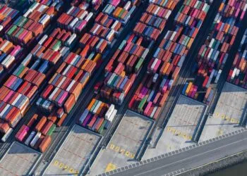 亚马逊自营卡车队扩张冲击货运股,FreightWaves指数单日跌3.2%