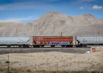 UP-NS rail merger raises freight rates 40%, threatens fertilizer transport