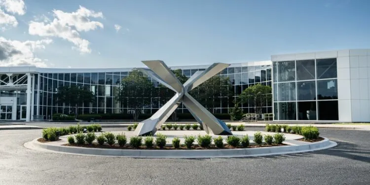 宝马新款X5全生命周期碳排放降40%,电池供应链成关键