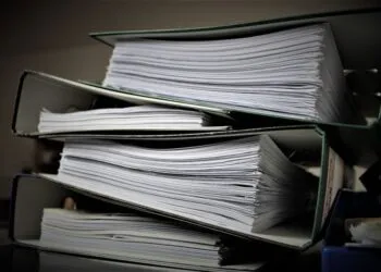 特朗普对加征50%关税,汽车与航空供应链获豁免但面临法律挑战