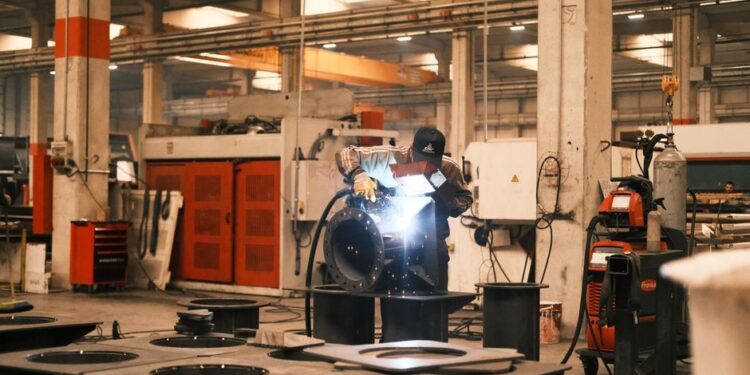 Vietnam’s AI hardware export share surges to 12.4% in 2025