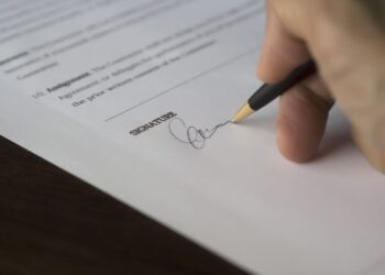 特朗普签署行政令强化国防供应链，强制关键材料100%本土采购