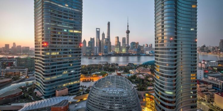 Chinese Firms Scale AI, Diversify Suppliers: 58% Plan Expansion