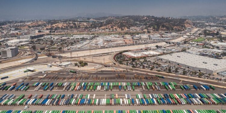 U.S. Container Imports Dip 1.2% to 2.4M TEUs in June