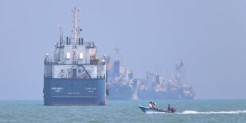 霍尔木兹海峡危机致125亿美元货物滞留，亚洲供应链加速重构韧性体系