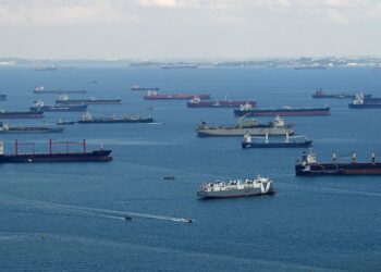 印尼与新加坡联合声明保障马六甲海峡自由通行，全球30%海运依赖该通道