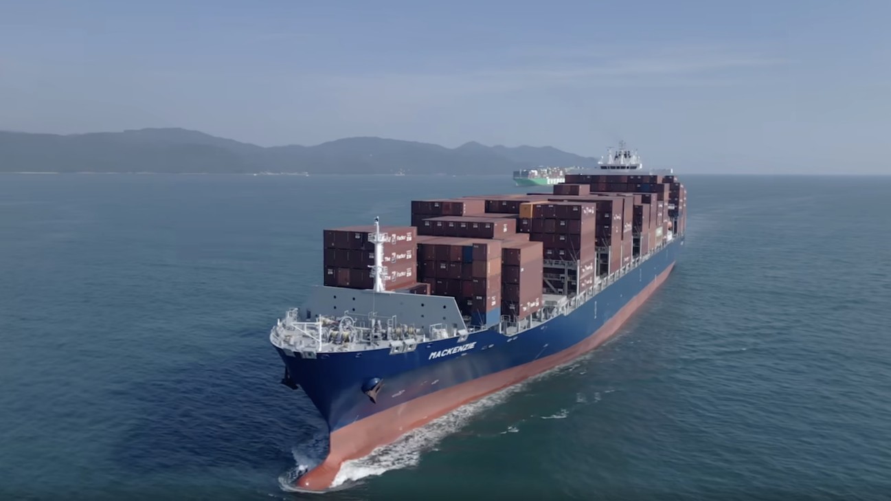 Container ship orders near 40% of global fleet capacity