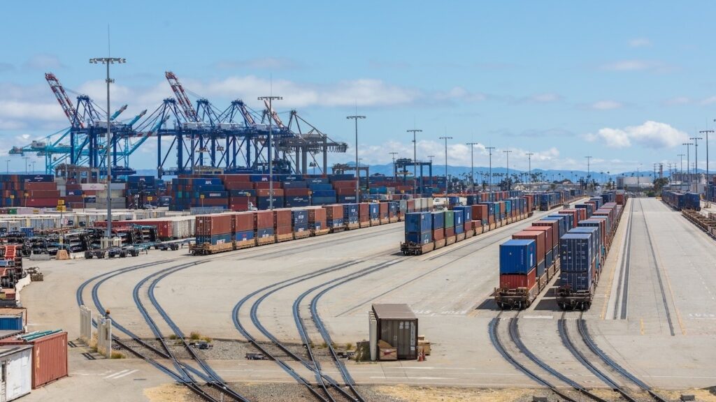U.S. port rail container delays surge; LA port dwell hits 12 days