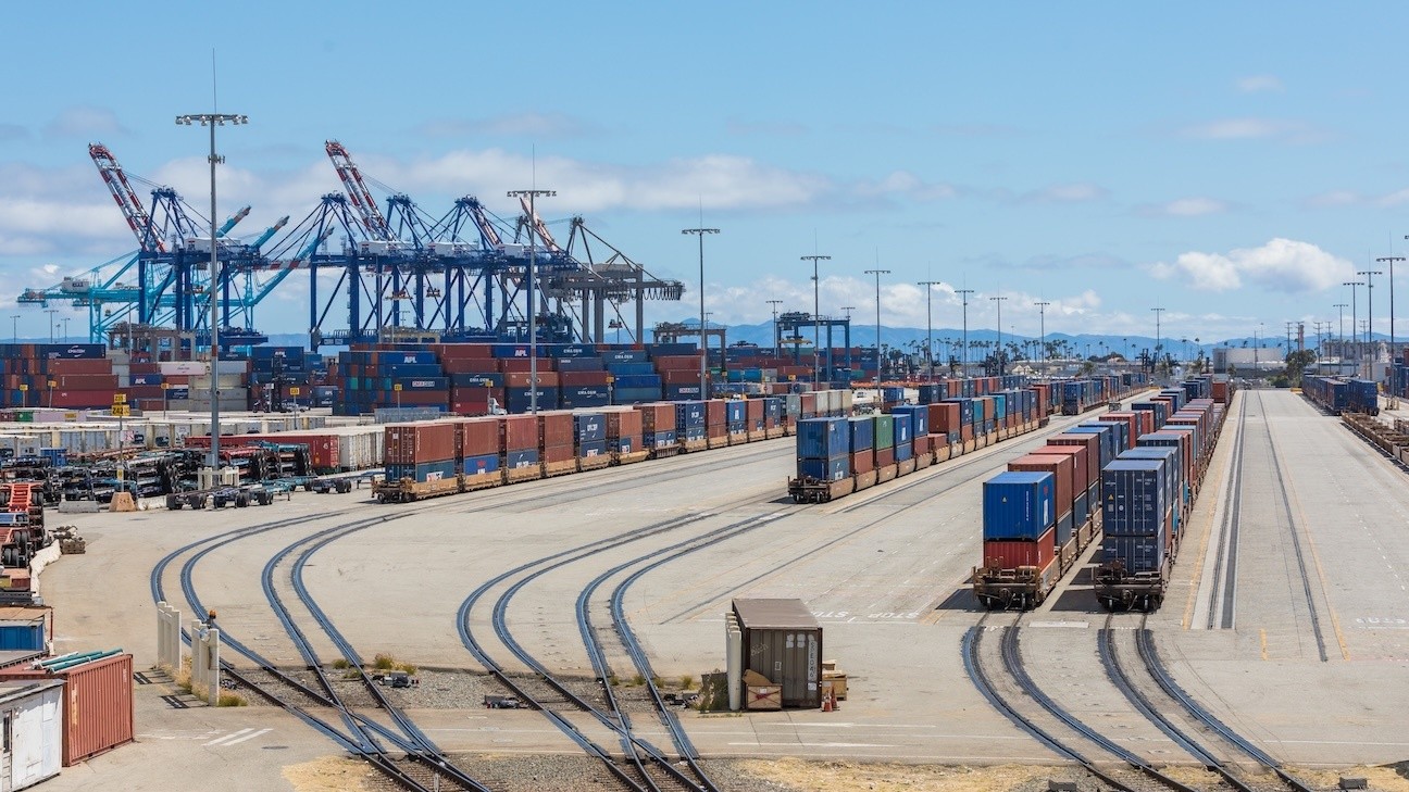 U.S. port rail container delays surge; LA port dwell hits 12 days