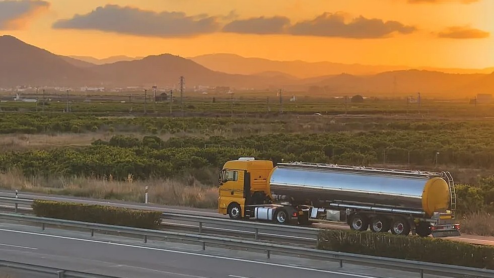 Uber Freight 投资欧洲4PL业务，克拉科夫控制塔2027年启用