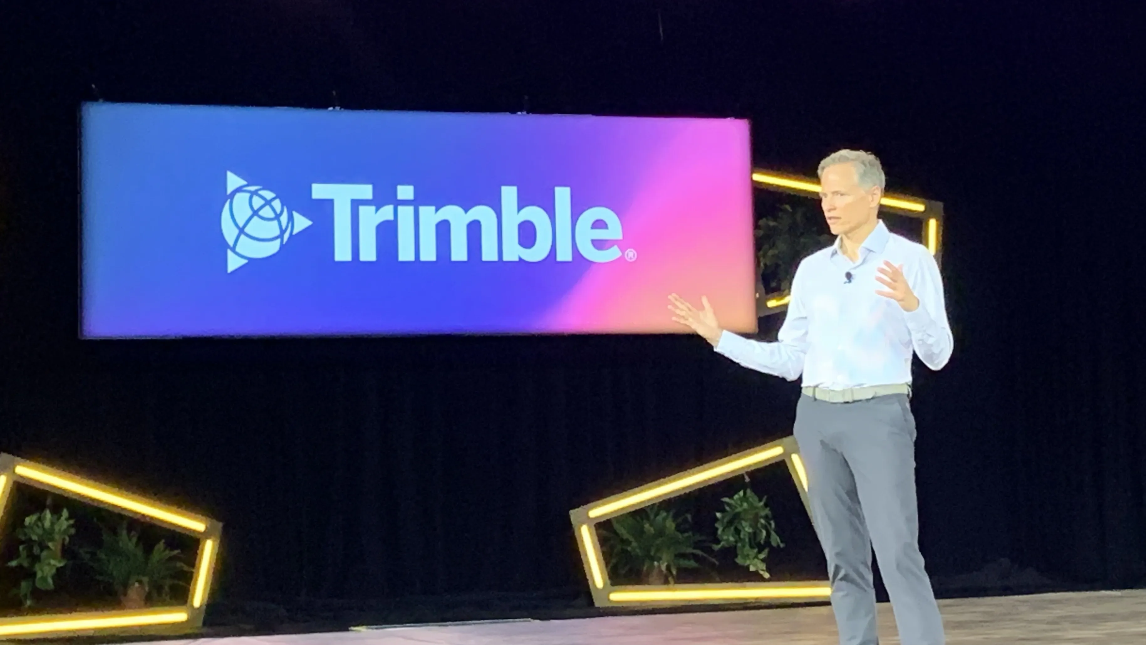 Trimble 保留货运业务出售选项，同步推出多款AI工具