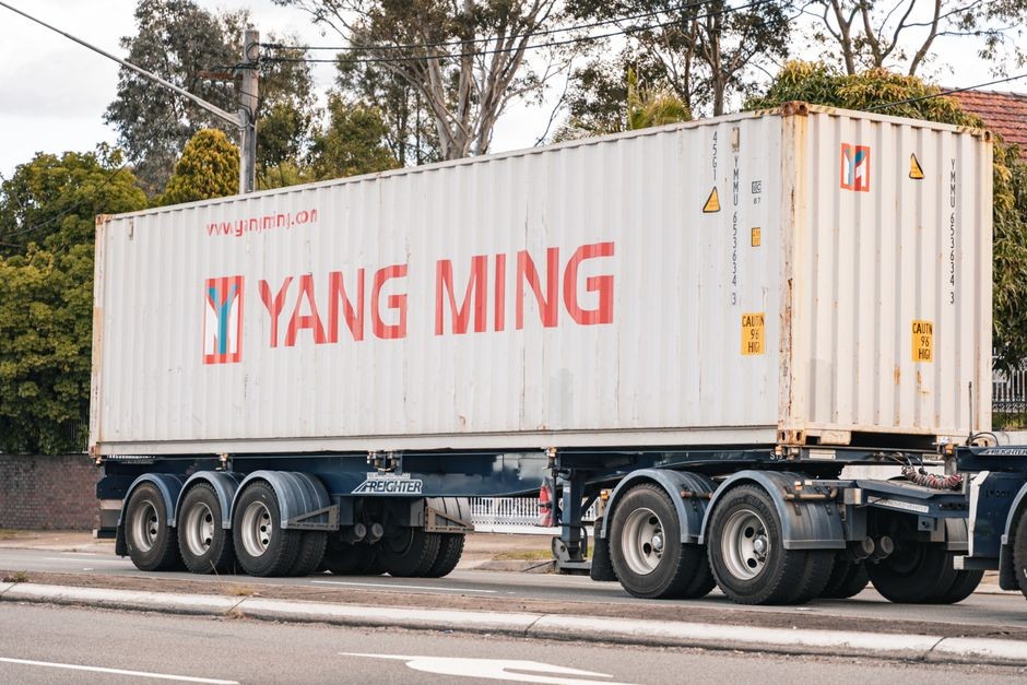 Service Robots for Logistics Hit 49% of 2025 Sales