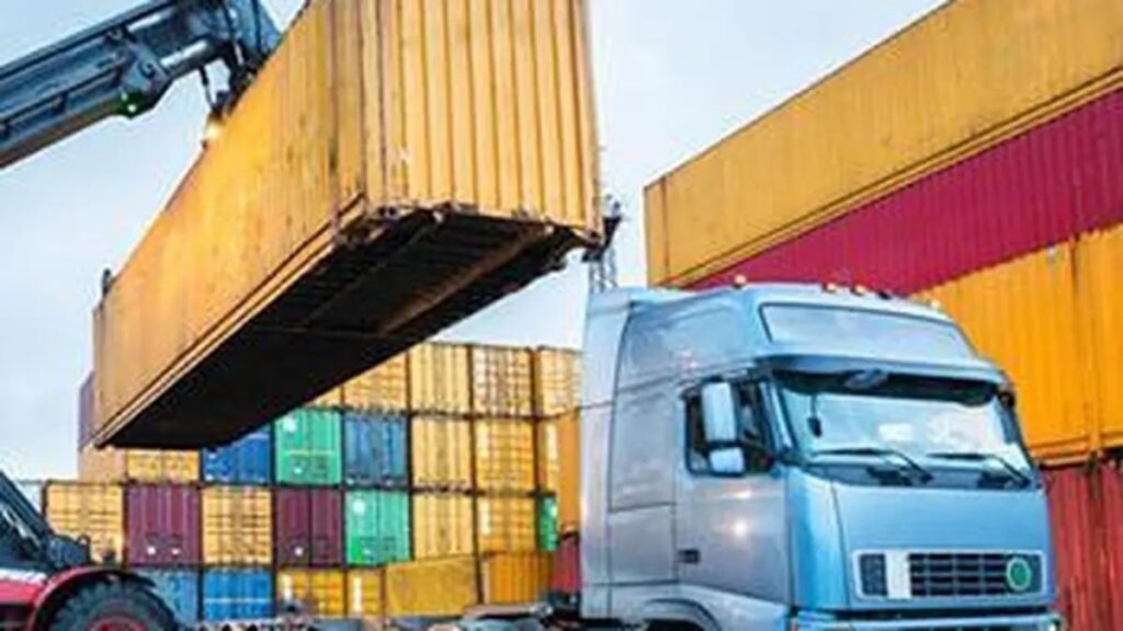 WTO 上调2026年全球货物贸易增速至3.9%，AI相关商品出口贡献47%